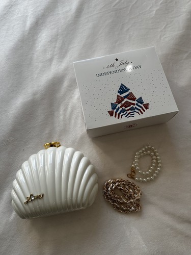 Chanel white shell pearl - ,